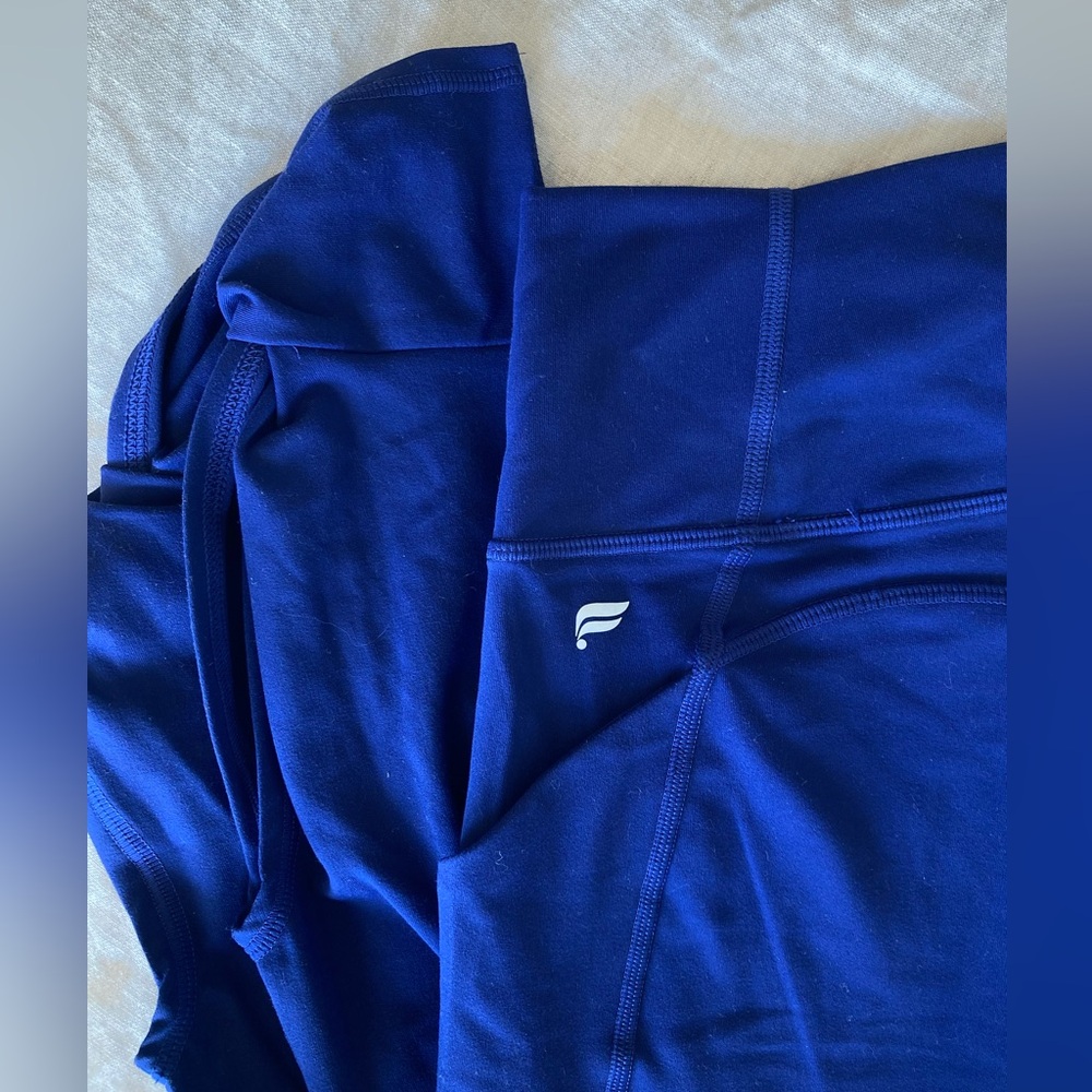 Blue Fabletics yoga leggings